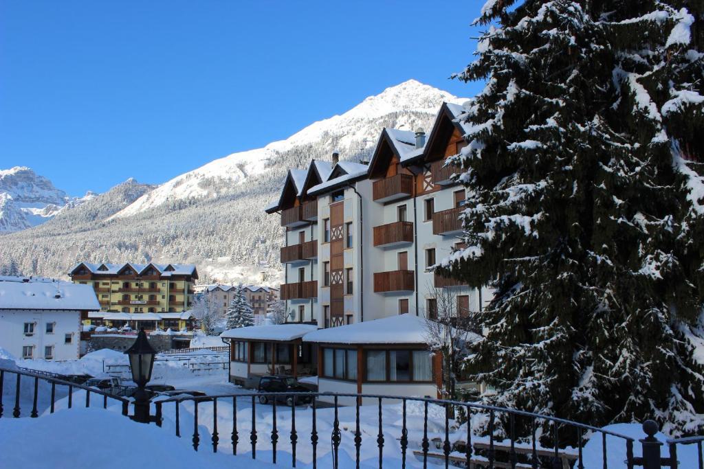 Hotel Rosa Alpina Andalo Esterno foto