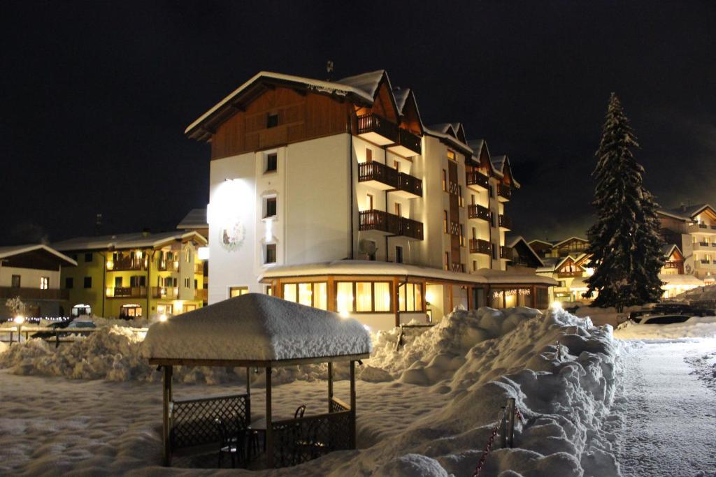 Hotel Rosa Alpina Andalo Esterno foto